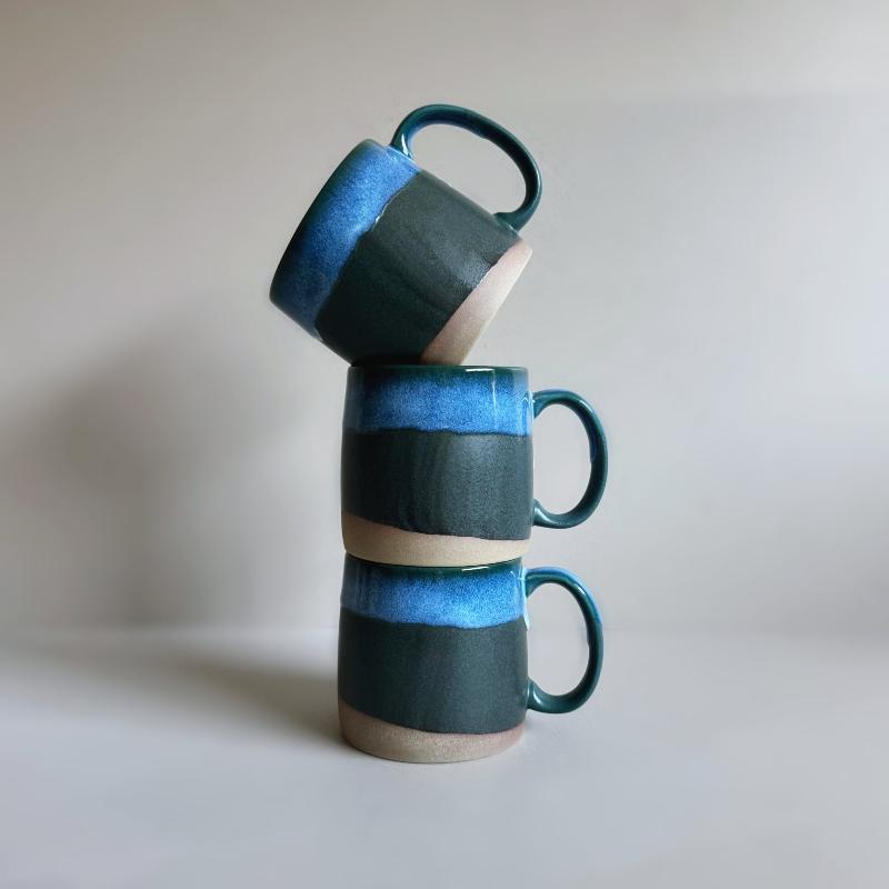 Handcrafted Japanese large mug in dark green colour with a large handle. Made in Gifu prefecture, Japan.