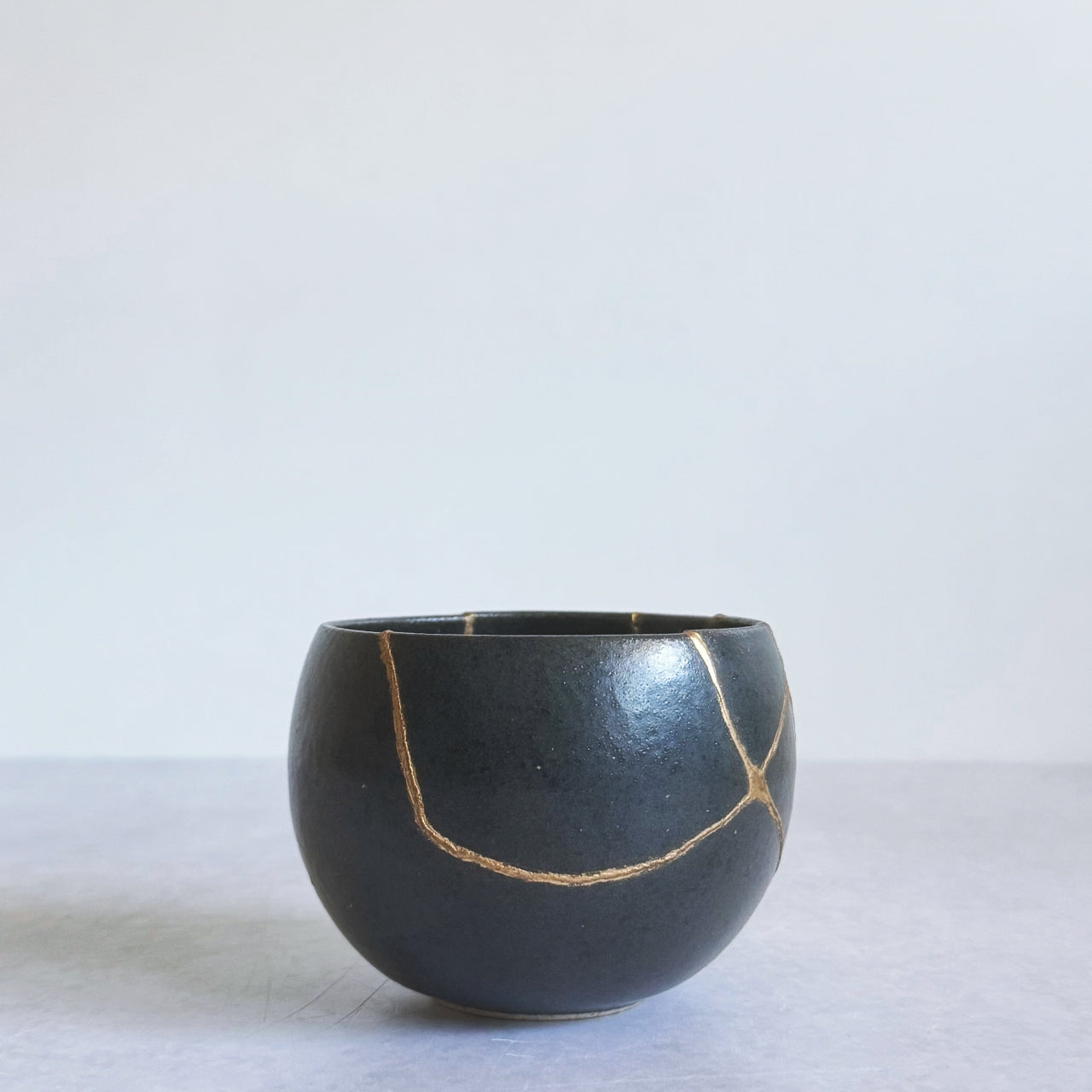 Kintsugi - Black Round Tea Cup Mino Ware