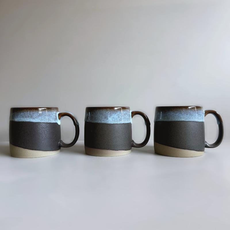 3 x handcrafted large porcelain TOKA mugs in black with a large handle. Made in Japan. 