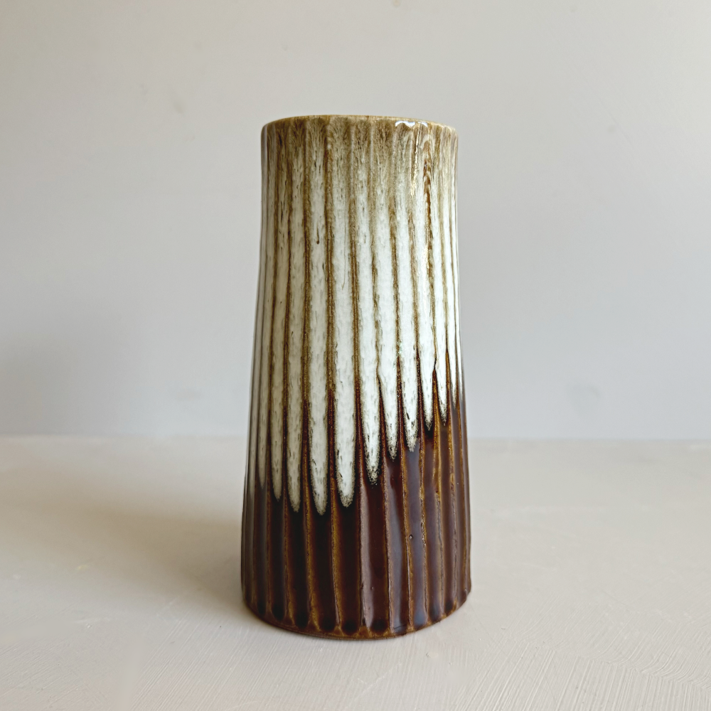 Handcrafted Japanese vase, made by Yuzangama in Gifu prefecture Japan. Available at Toka Ceramics.