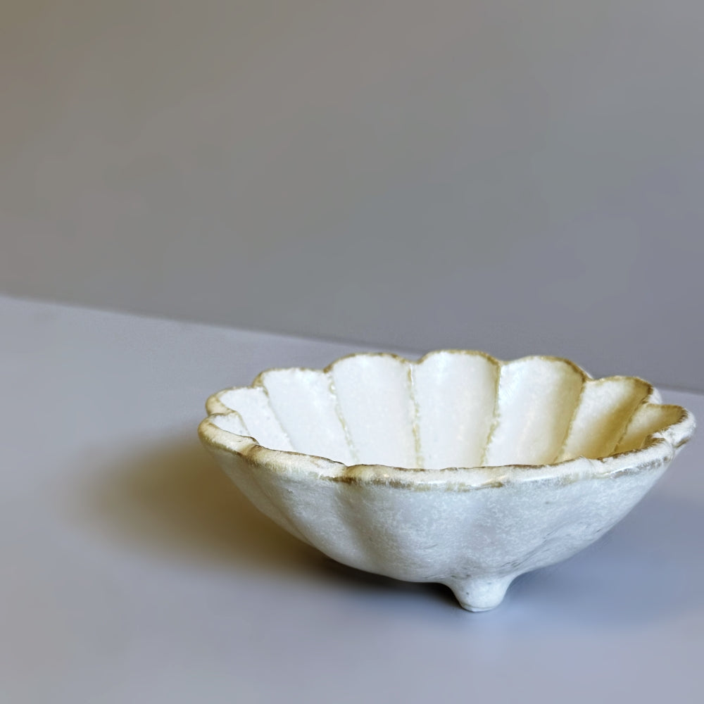 Rinka Small Bowl 12cm in white, Mino ware made in Japan.