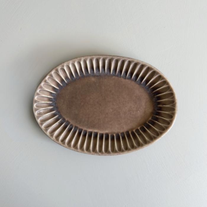 Shoyo Gama Shinogi Oval Plate in Chestnut Glaze. Handcrafted in Hyogo, Japan. Tamba Ware. Available at Toka Ceramics.