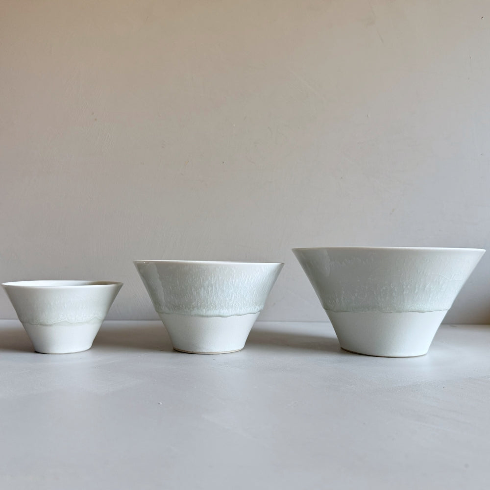 Japanese Soribachi  Yuki Ceramic Bowl in Elegant White Color – Handcrafted Excellence from Japan, Available at Toka Ceramics