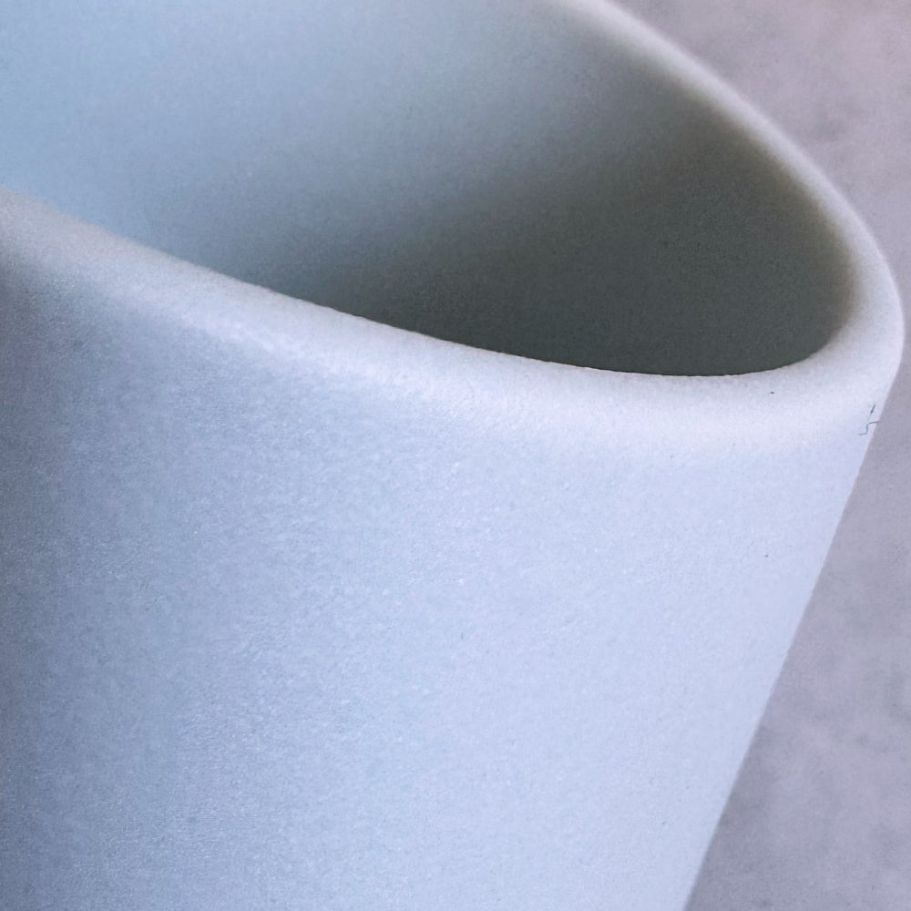 Frustum Tea Cup  - Shiroai yū  (白藍釉)